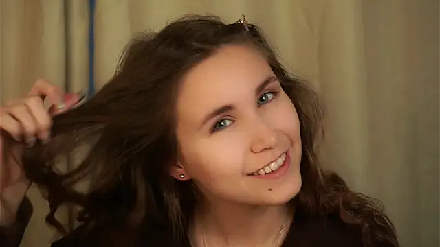 Snapshot of EthalFlowers chatting on November 4, 2025, 1:27 am EthalFlowers online show from November 4, 2025, 1:27 am