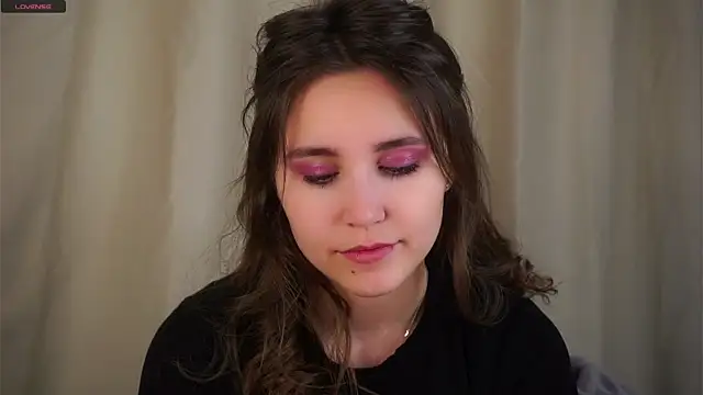 Snapshot of EthalFlowers chatting on November 22, 2025, 1:15 am EthalFlowers online show from November 22, 2025, 1:15 am