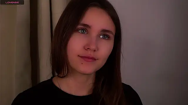 Snapshot of EthalFlowers chatting on December 1, 2025, 11:32 pm EthalFlowers online show from December 1, 2025, 11:32 pm