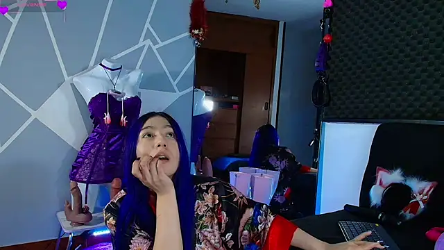 karlamoon23 online show from June 20, 2026, 3:53 am