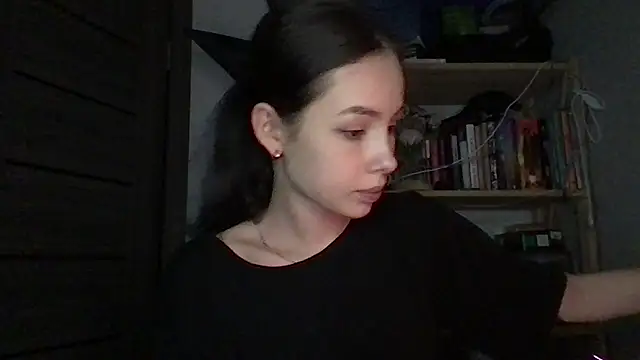 Snapshot of Yuna5343 chatting on October 17, 2025, 8:22 pm Yuna5343 online show from October 17, 2025, 8:22 pm