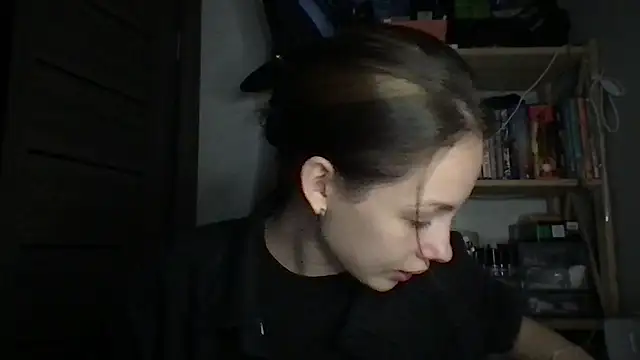 Snapshot of Yuna5343 chatting on October 30, 2025, 8:09 pm Yuna5343 online show from October 30, 2025, 8:09 pm