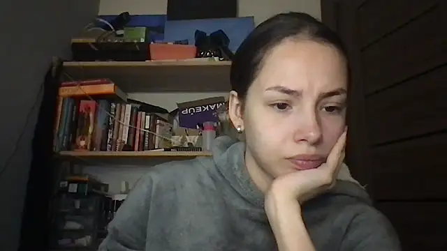 Snapshot of Yuna5343 chatting on November 19, 2025, 8:42 pm Yuna5343 online show from November 19, 2025, 8:42 pm