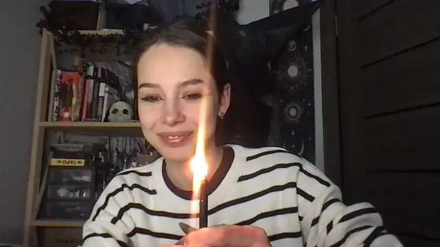 Snapshot of Yuna5343 chatting on February 9, 2026, 8:24 pm Yuna5343 online show from February 9, 2026, 8:24 pm