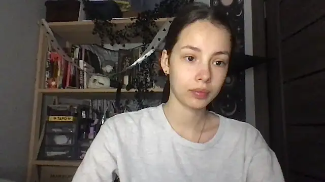 Snapshot of Yuna5343 chatting on February 24, 2026, 11:25 pm Yuna5343 online show from February 24, 2026, 11:25 pm