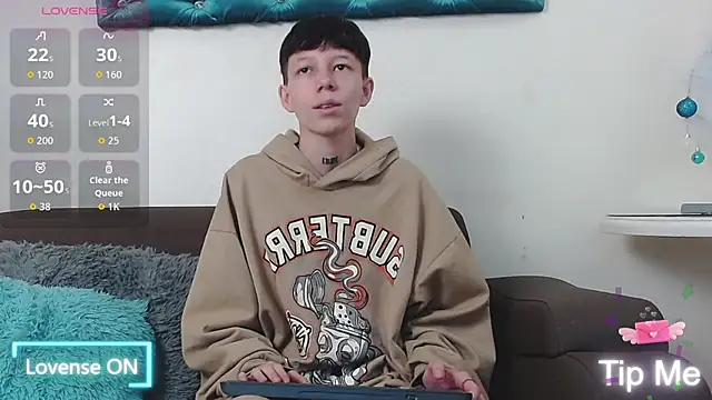 Snapshot of LiamBrown09 chatting on December 1, 2025, 7:08 pm LiamBrown09 online show from December 1, 2025, 7:08 pm