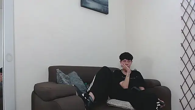 Snapshot of LiamBrown09 chatting on February 21, 2026, 3:35 pm LiamBrown09 online show from February 21, 2026, 3:35 pm