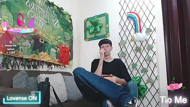 Snapshot of LiamBrown09 chatting on March 4, 2026, 7:31 pm LiamBrown09 online show from March 4, 2026, 7:31 pm