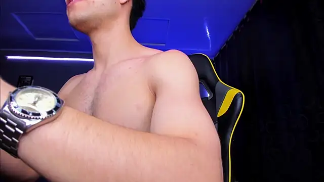 alexgiraldo   online show from November 12, 2025, 2:45 am