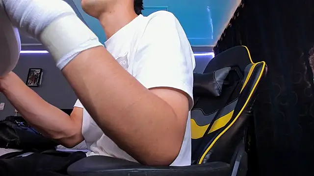 alexgiraldo   online show from December 5, 2025, 8:16 pm