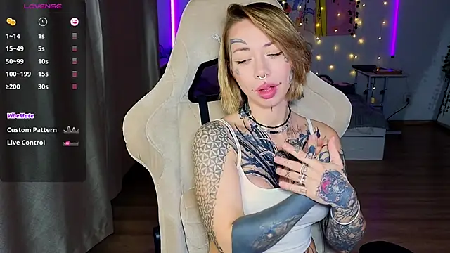 bunnykellyyy online show from October 23, 2025, 6:39 pm