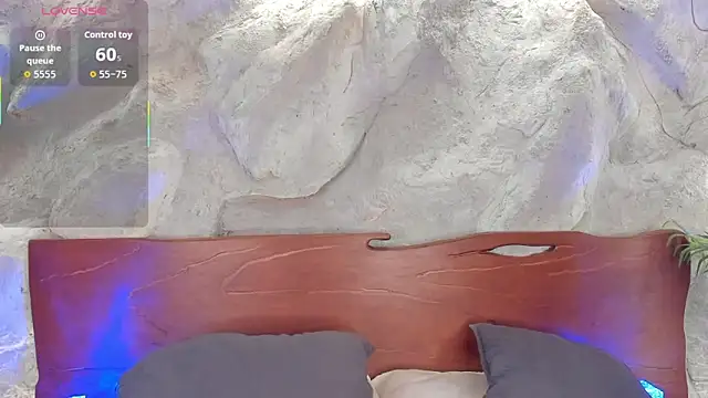 alisonn moon online show from December 14, 2025, 3:12 am