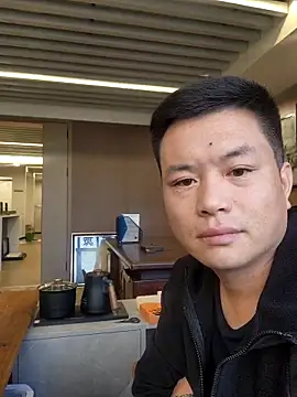 asinmodel online show from November 9, 2025, 4:33 am