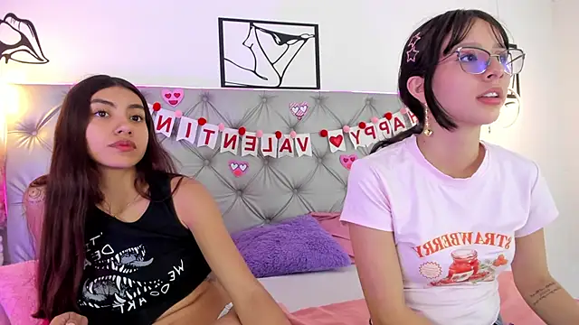 Naughty Couple83 online show from February 24, 2026, 7:23 pm