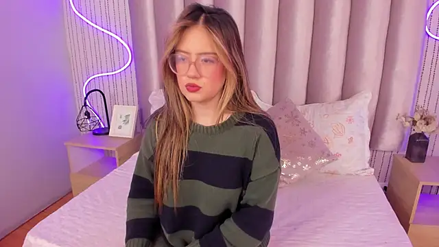 Snapshot of SamanthaPeachss chatting on September 26, 2025, 12:31 pm SamanthaPeachss online show from September 26, 2025, 12:31 pm