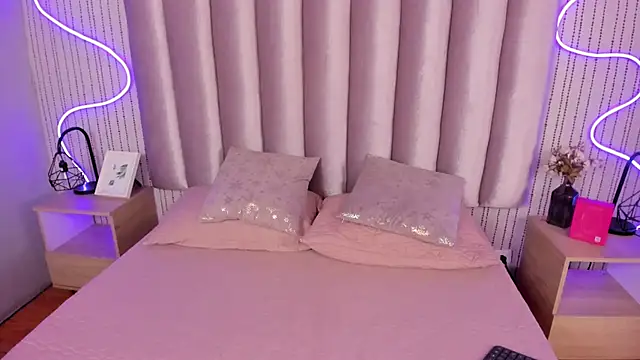 Snapshot of SamanthaPeachss chatting on December 2, 2025, 1:39 pm SamanthaPeachss online show from December 2, 2025, 1:39 pm