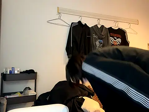 Snapshot of kabikabi_makaron chatting on December 18, 2025, 1:39 pm kabikabi makaron online show from December 18, 2025, 1:39 pm