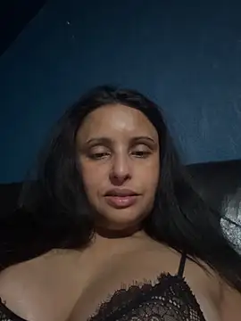 Angelaarayexx online show from March 29, 2026, 3:39 am