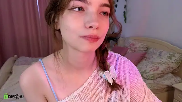 Evi Brook online show from April 18, 2026, 1:26 pm