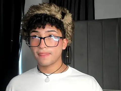 Valentin0 3 online show from October 26, 2025, 7:53 pm