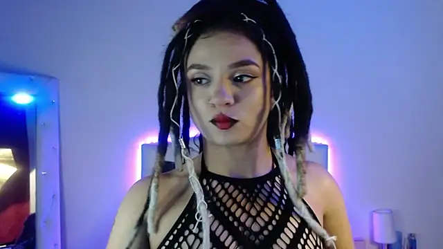 elapetitie online show from December 2, 2025, 4:29 am