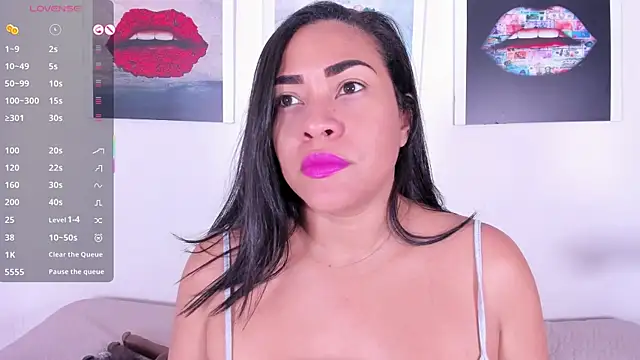 Monika-Ruiz online show from November 15, 2025, 7:32 pm