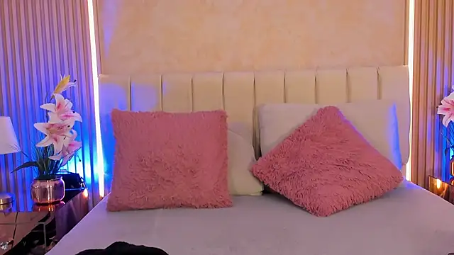 MaddyGray  online show from April 18, 2026, 6:12 pm