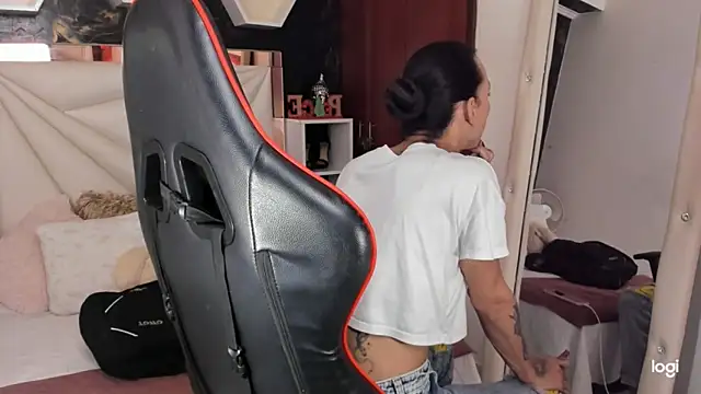 Snapshot of sara_slut21 chatting on December 21, 2024, 2:58 pm sara slut21 online show from December 21, 2024, 2:58 pm