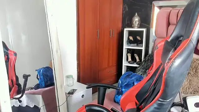 Snapshot of sara_slut21 chatting on February 21, 2025, 5:09 pm sara slut21 online show from February 21, 2025, 5:09 pm