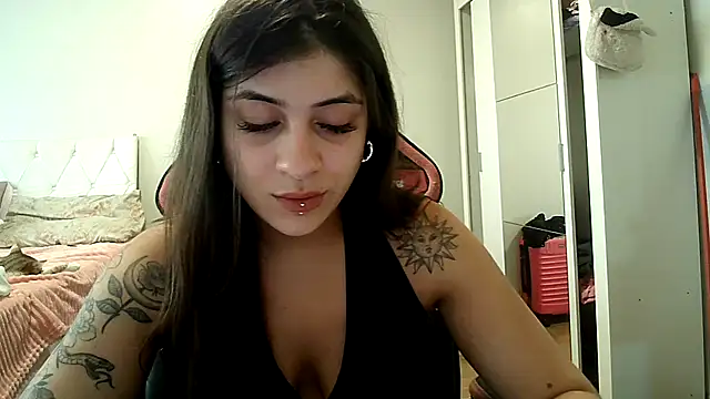 Becca B online show from December 22, 2025, 7:44 pm