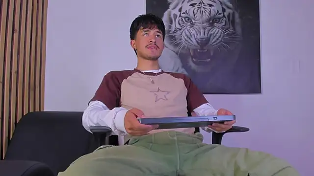 DimitriDeluxe online show from September 19, 2025, 7:14 pm