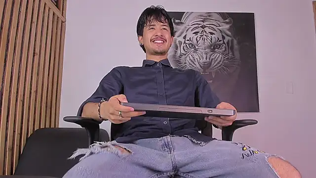 DimitriDeluxe online show from October 11, 2025, 8:29 pm