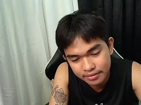Snapshot of joncum4u chatting on July 8, 2026, 5:28 pm joncum4u online show from July 8, 2026, 5:28 pm