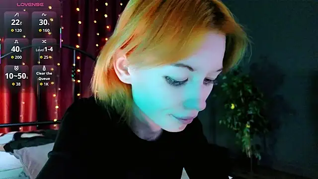 Snapshot of Kiara_Dream chatting on July 8, 2026, 11:42 pm Kiara Dream online show from July 8, 2026, 11:42 pm