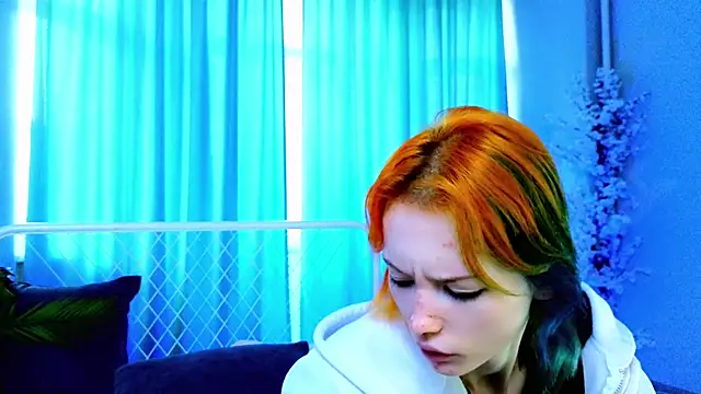 Snapshot of Kiara_Dream chatting on July 14, 2026, 2:05 am Kiara Dream online show from July 14, 2026, 2:05 am