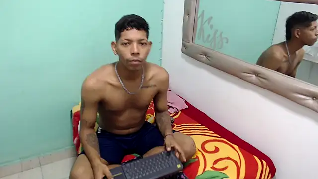 Snapshot of kloe_matias chatting on September 14, 2025, 1:49 am kloe matias online show from September 14, 2025, 1:49 am