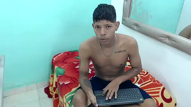 Snapshot of kloe_matias chatting on October 3, 2025, 1:19 pm kloe matias online show from October 3, 2025, 1:19 pm