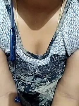 Snapshot of Varsha21 chatting on October 29, 2025, 12:07 pm Varsha21 online show from October 29, 2025, 12:07 pm