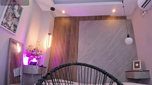 emma  rose1 online show from November 25, 2025, 2:22 am