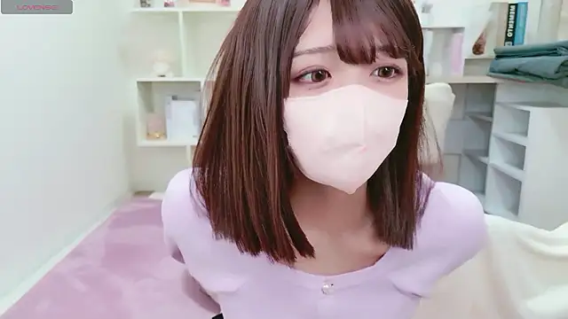 Reina Fcup online show from April 12, 2026, 4:17 am