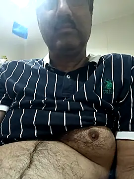 moonflower25 online show from November 8, 2025, 4:45 am