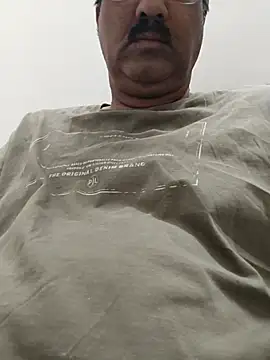 moonflower25 online show from April 20, 2026, 1:52 am