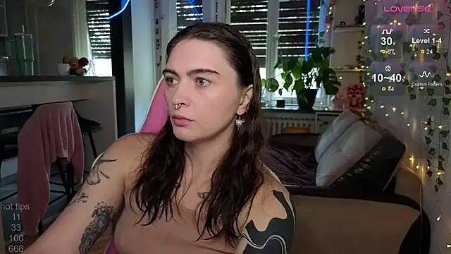 Snapshot of dorfmatratze__ chatting on November 3, 2025, 7:20 am dorfmatratze online show from November 3, 2025, 7:20 am