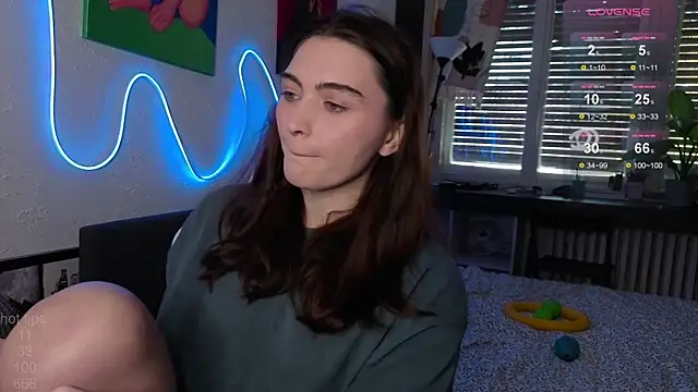 Snapshot of dorfmatratze__ chatting on November 21, 2025, 10:03 am dorfmatratze online show from November 21, 2025, 10:03 am