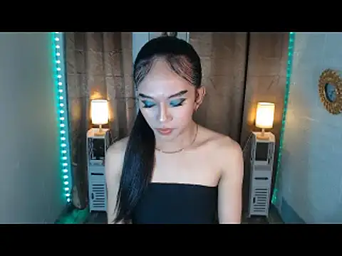 LauraSoHot online show from January 14, 2026, 8:42 am