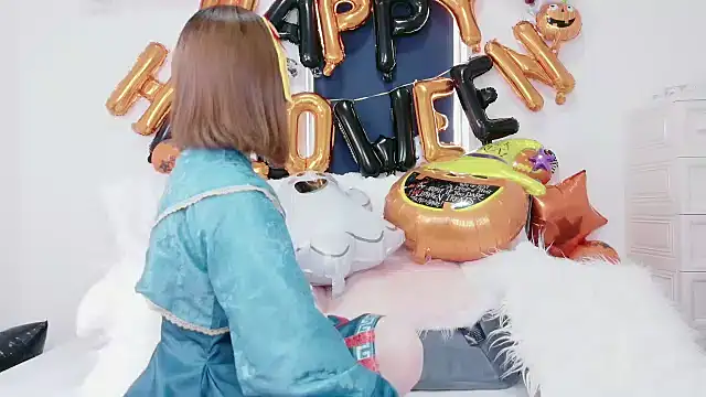 Rina 72 online show from October 30, 2025, 4:47 am