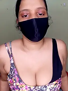 Rose-luckey online show from October 26, 2025, 6:03 pm