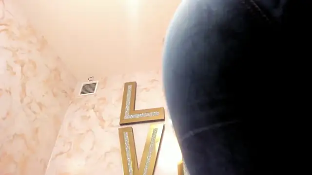 naughty milf4u  online show from February 7, 2026, 1:09 am