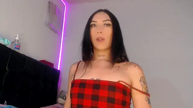 Megan Gil  online show from February 25, 2026, 7:01 pm