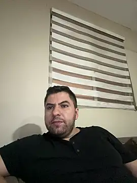Snapshot of raulgzz4 chatting on March 29, 2026, 5:51 am raulgzz4 online show from March 29, 2026, 5:51 am